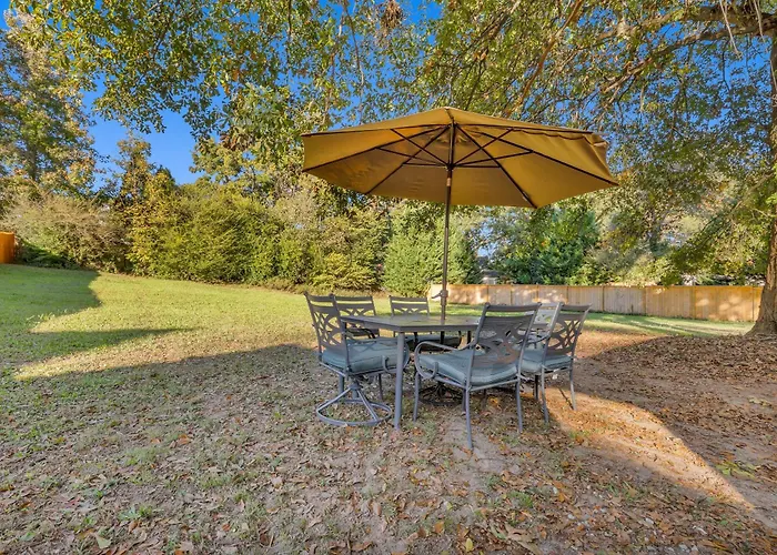 Beautiful House Mins Away From The Airport
