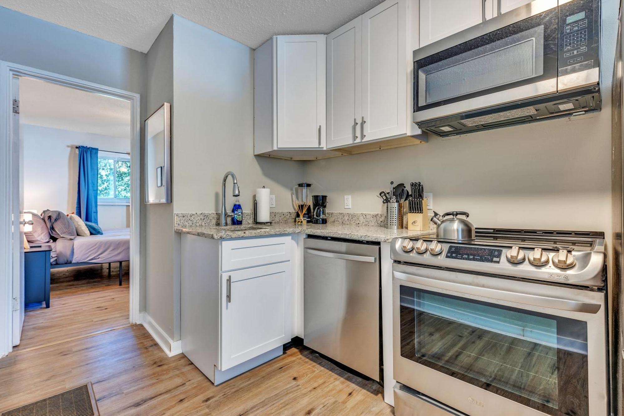 Hébergement de vacances Beautiful House Mins Away From The Airport *